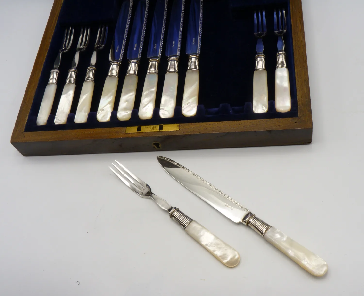 Mother of Pearl Handled Dessert Cutlery Set - Boxed - Image 4