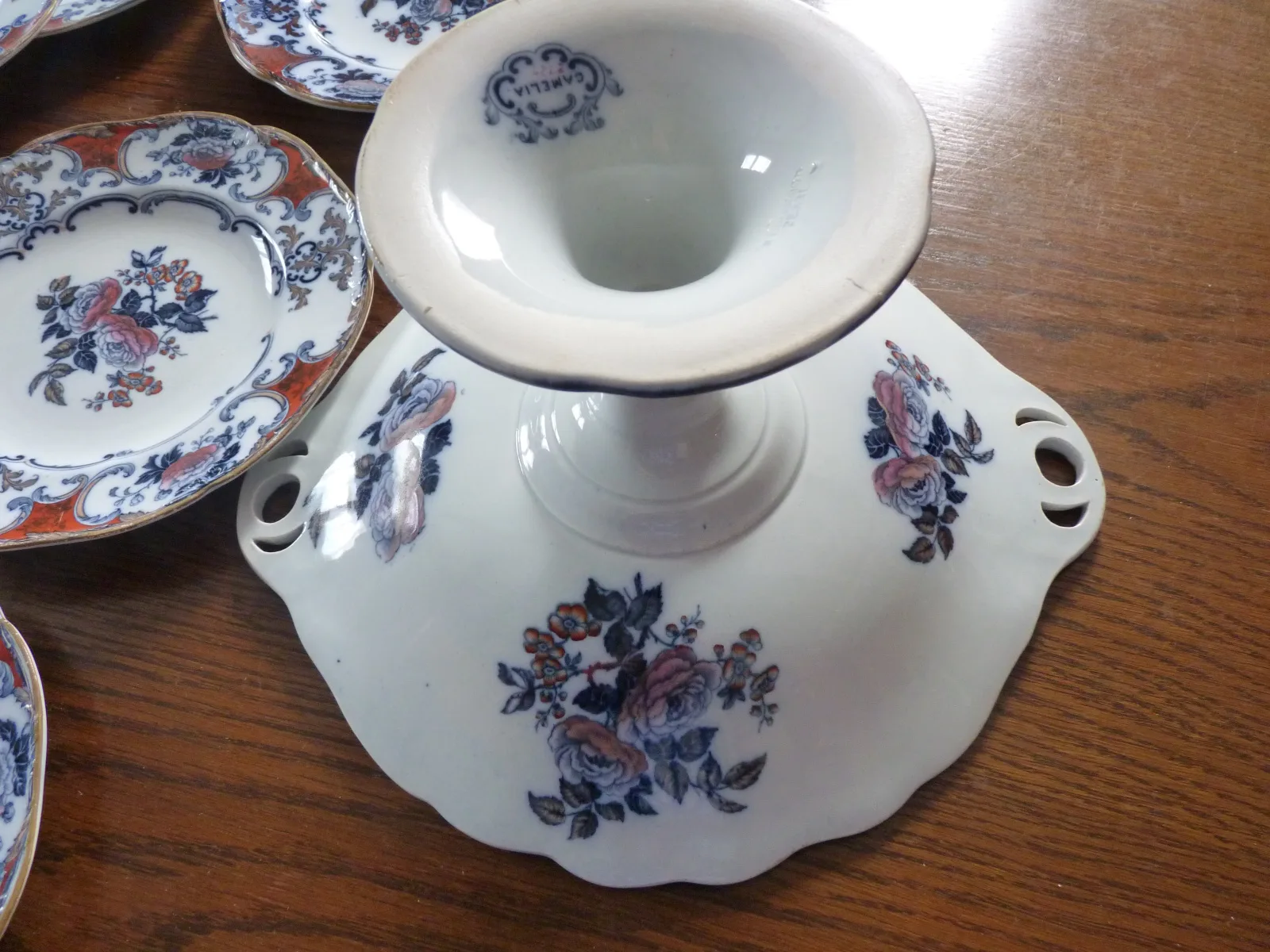 Mulberry Polychrome Dessert Set – Wedgwood Pearl - Image 5