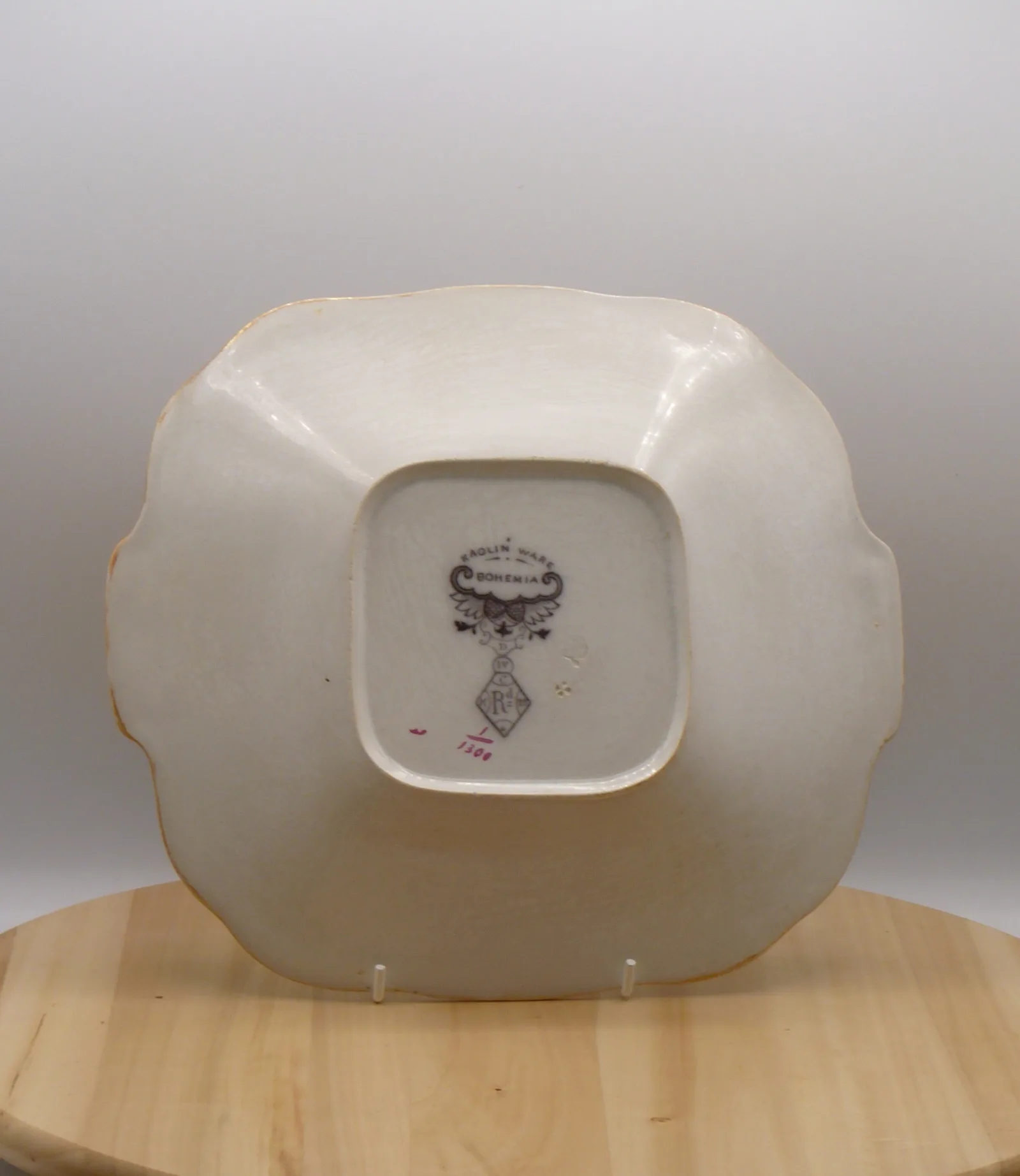 Mulberry & Magenta Cake Plate – T. Dimmock - Image 6