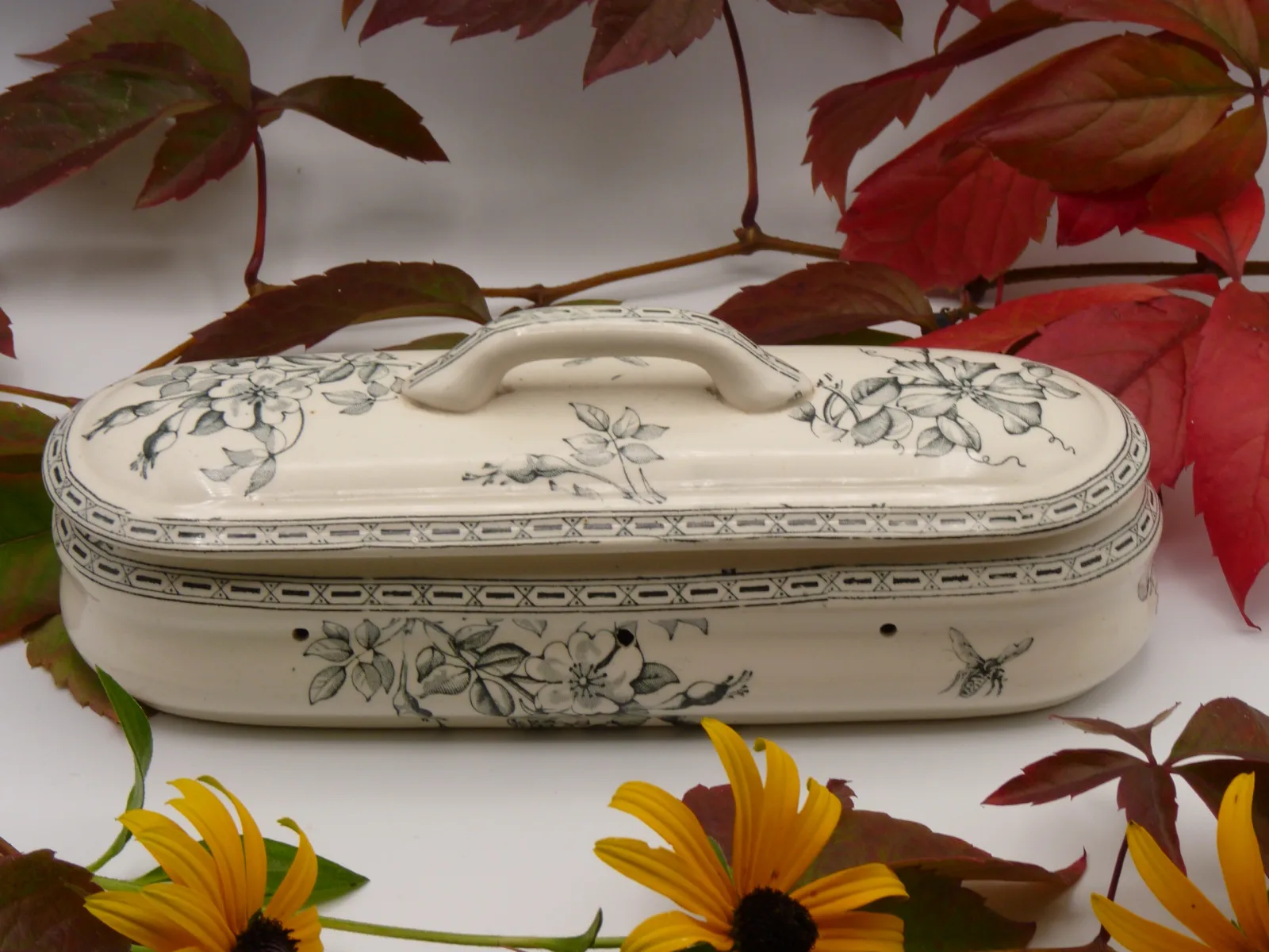 Toothbrush Box Box - Transferware - Dog Rose & Bee - Image 2