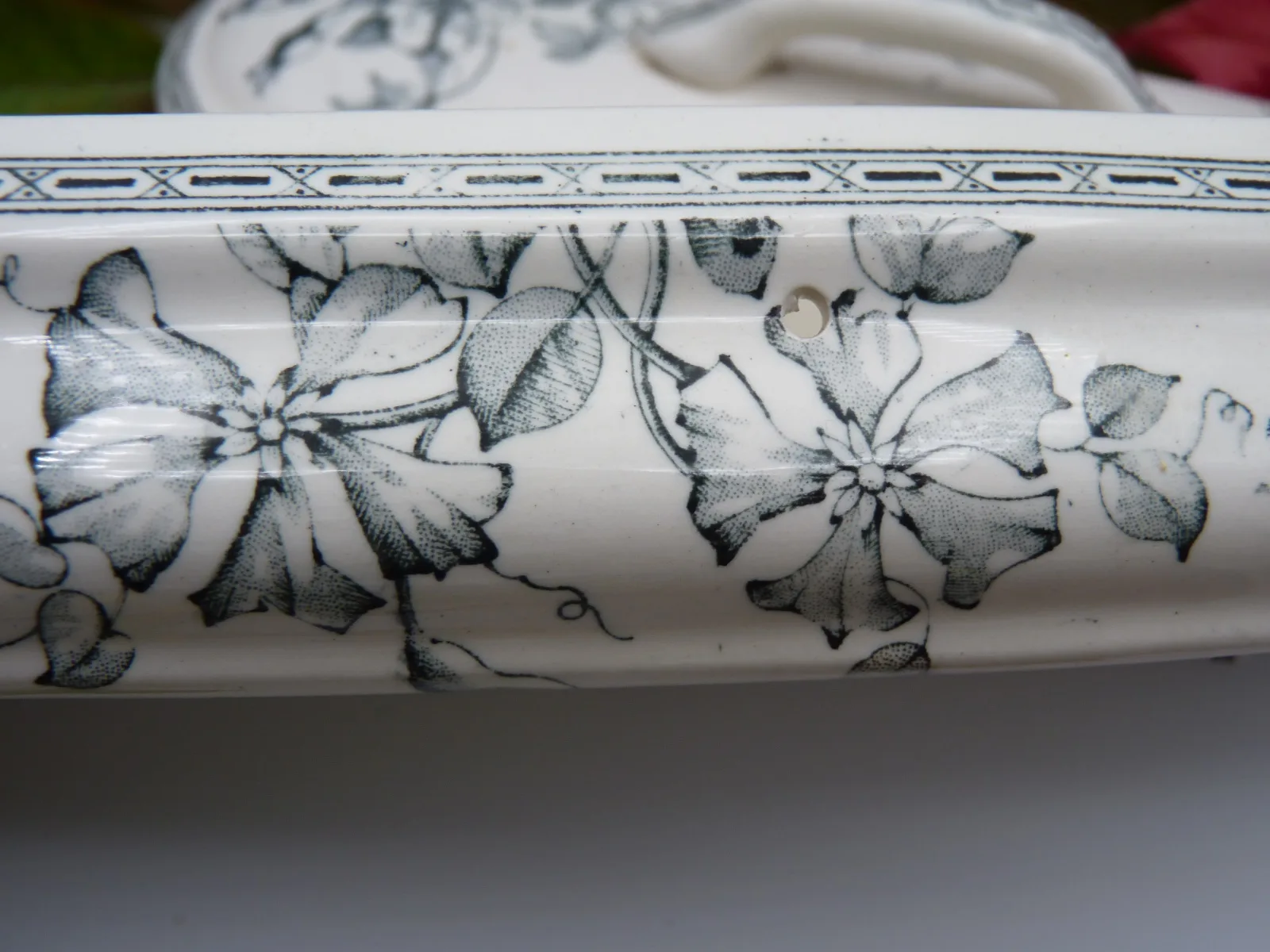 Toothbrush Box Box - Transferware - Dog Rose & Bee - Image 4