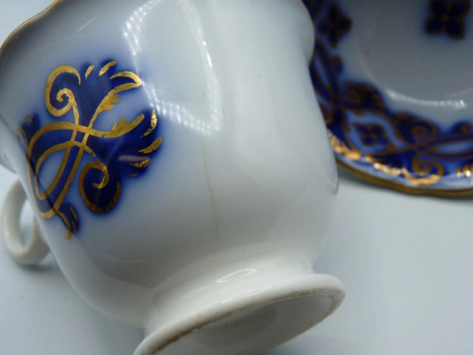 Stunning Victorian Flow Blue Gold Hand Decorated Trio a/f - Image 9