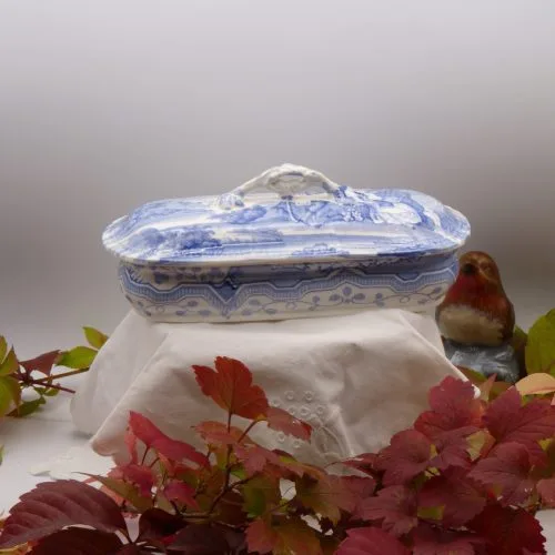 Great Blue and White Transferware Scottish Themed Razor Box -