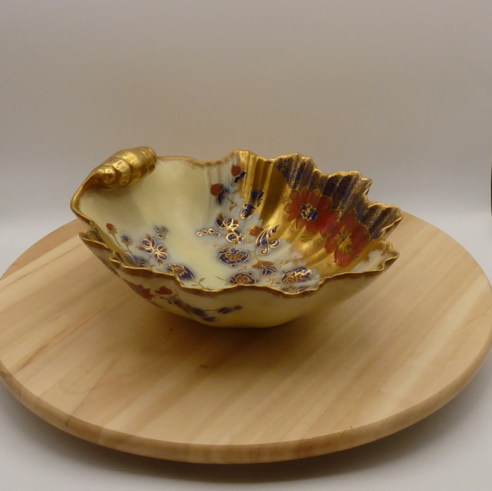 Eye Catching Flow Blue, Heavy Gold & Polychrome Shaped Bowl - Image 2