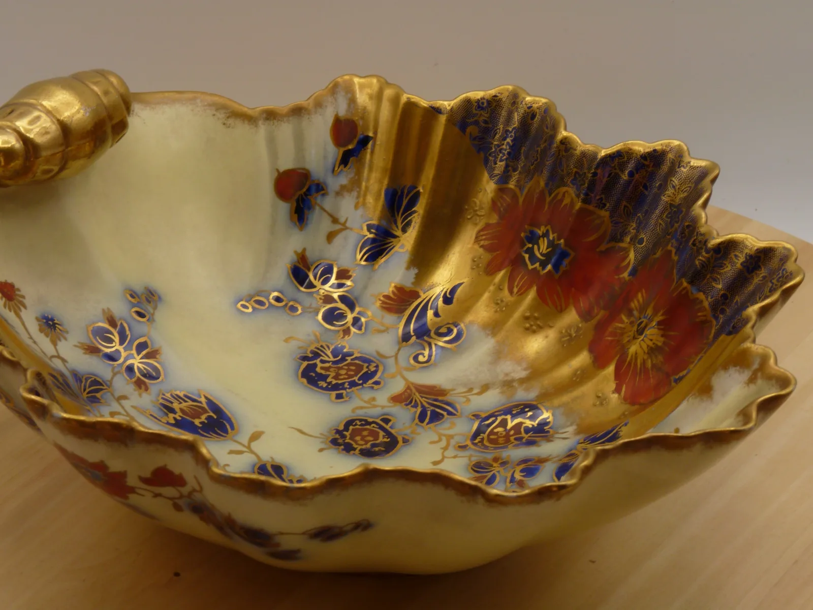 Eye Catching Flow Blue, Heavy Gold & Polychrome Shaped Bowl - Image 4