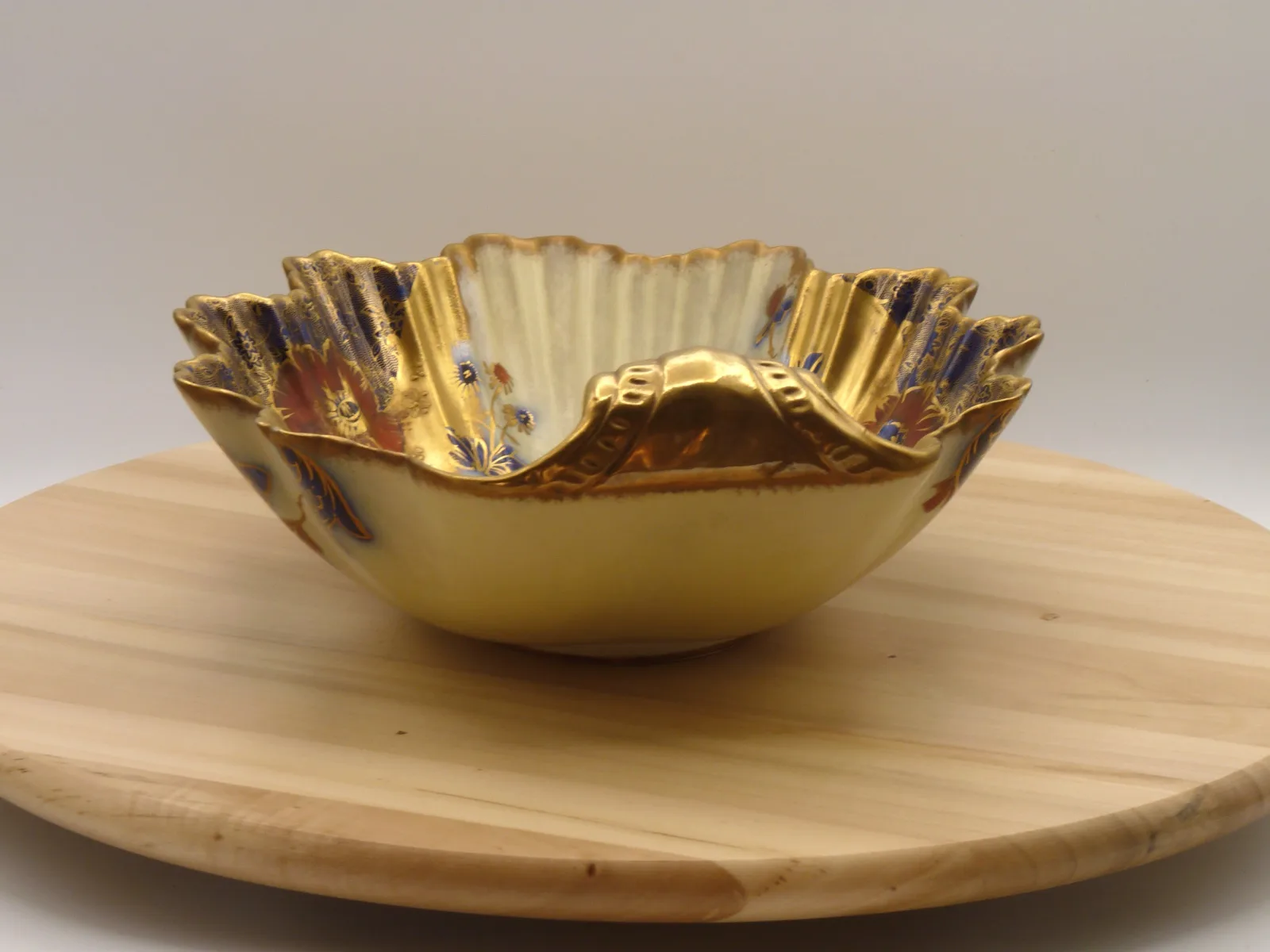 Eye Catching Flow Blue, Heavy Gold & Polychrome Shaped Bowl - Image 6
