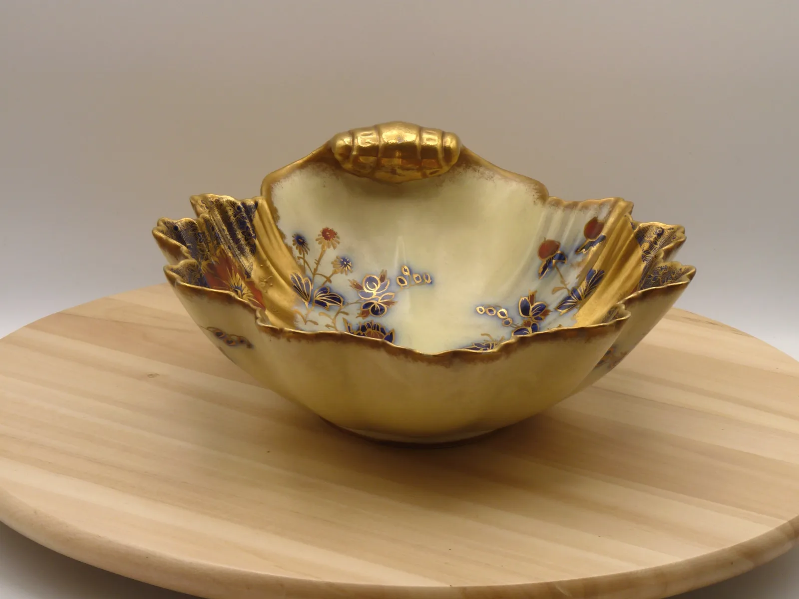 Eye Catching Flow Blue, Heavy Gold & Polychrome Shaped Bowl - Image 8
