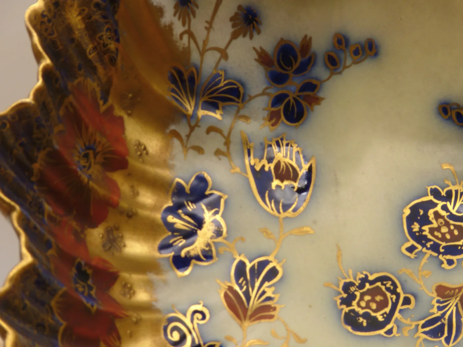 Eye Catching Flow Blue, Heavy Gold & Polychrome Shaped Bowl - Image 11