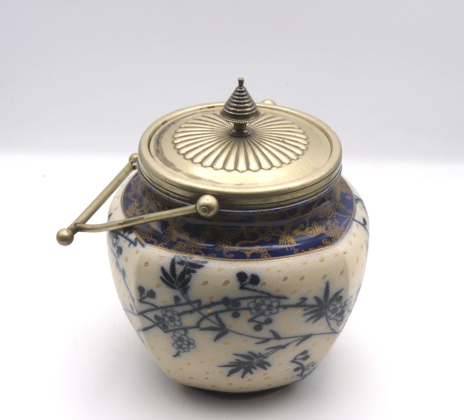 Very Nice Tapestry Doulton Biscuit Barrel  - Image 6