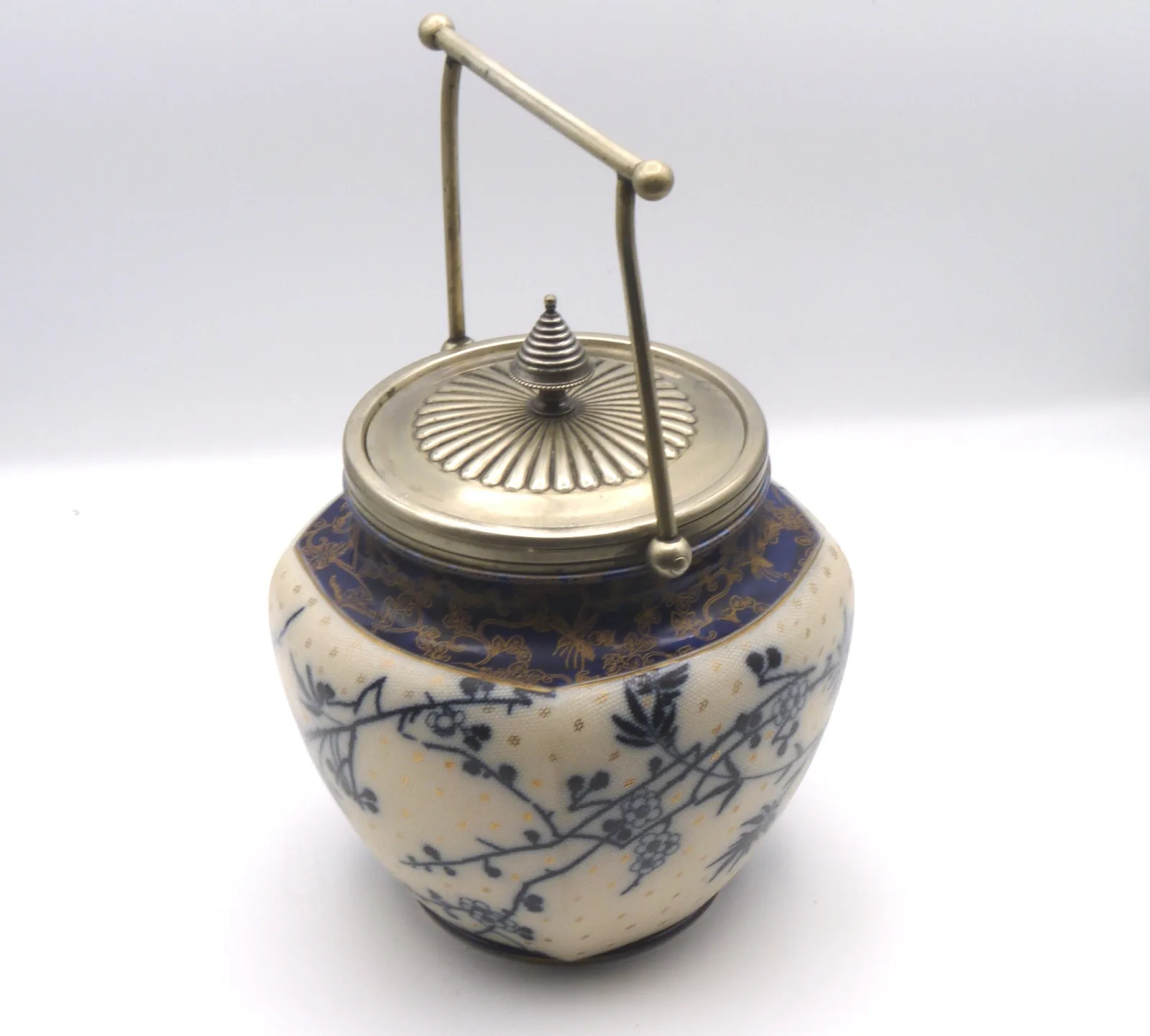 Very Nice Tapestry Doulton Biscuit Barrel  - Image 11