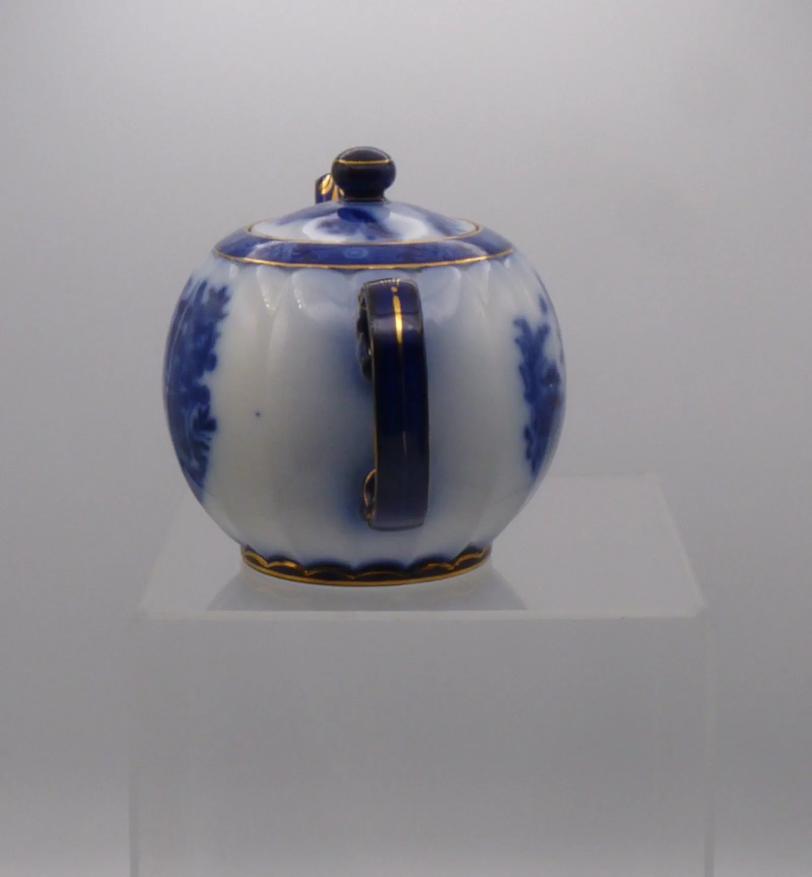 Beautiful Large Flow Blue with  Gold  Teapot - - Image 10