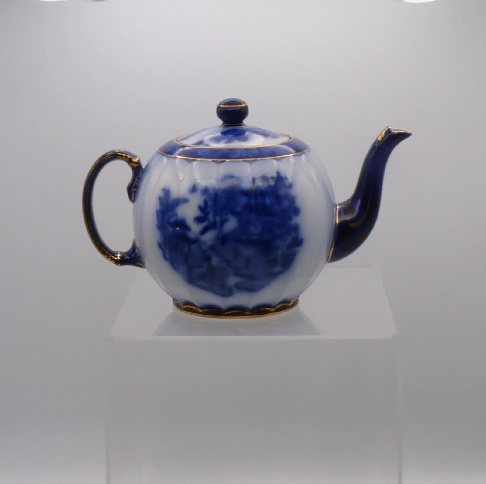 Beautiful Large Flow Blue with  Gold  Teapot - - Image 11