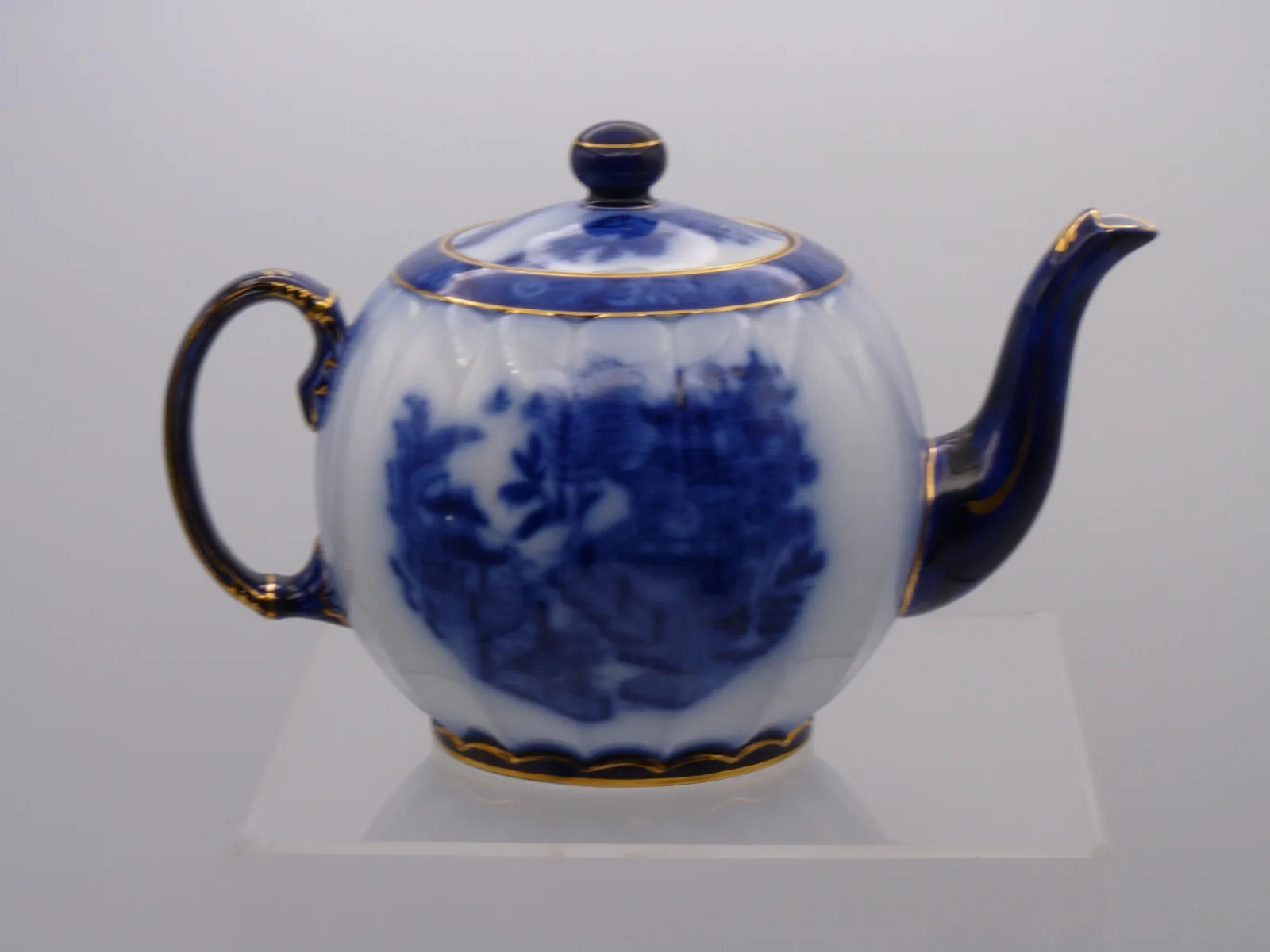 Beautiful Large Flow Blue with  Gold  Teapot - - Image 12