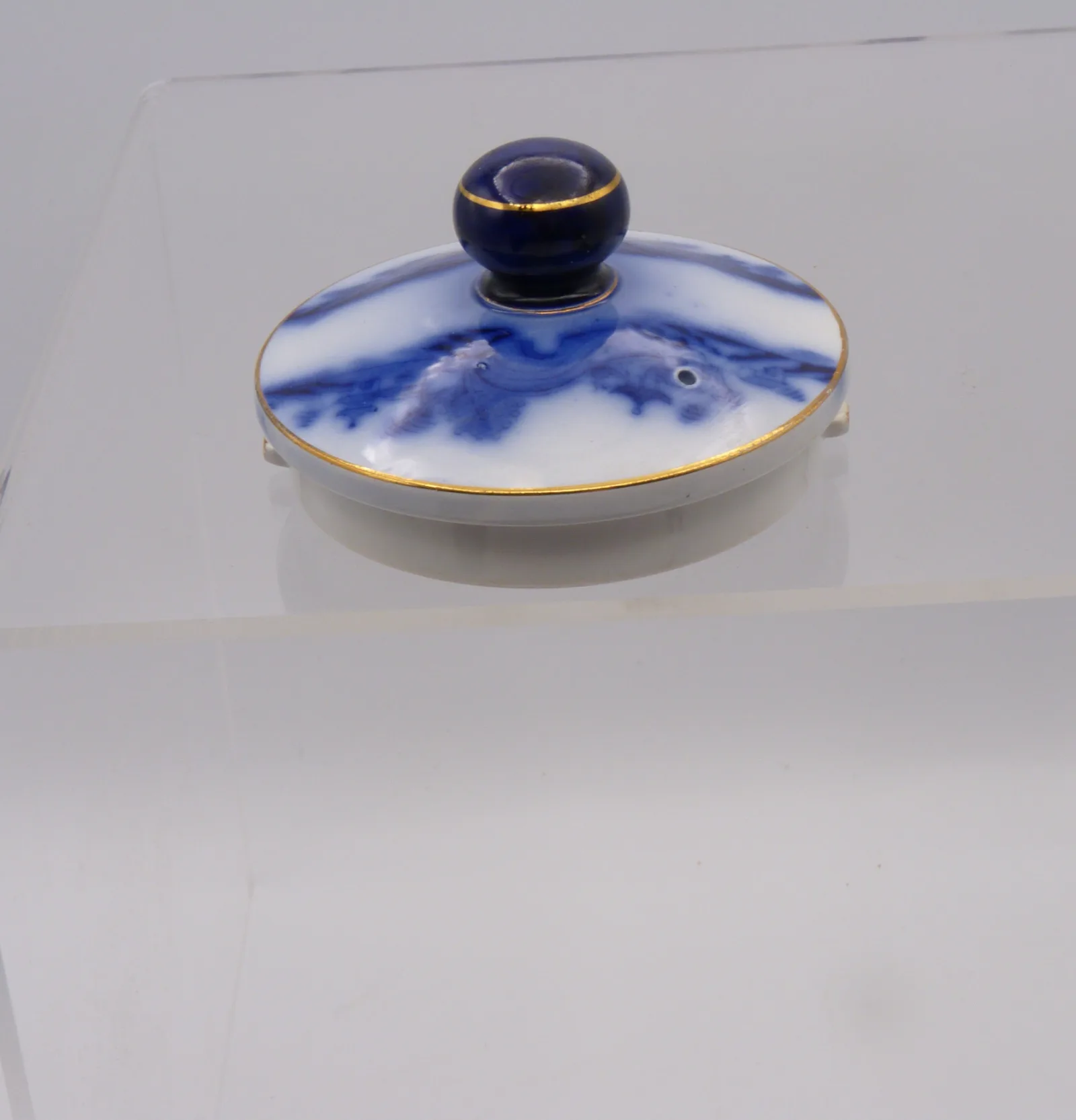 Beautiful Large Flow Blue with  Gold  Teapot - - Image 18