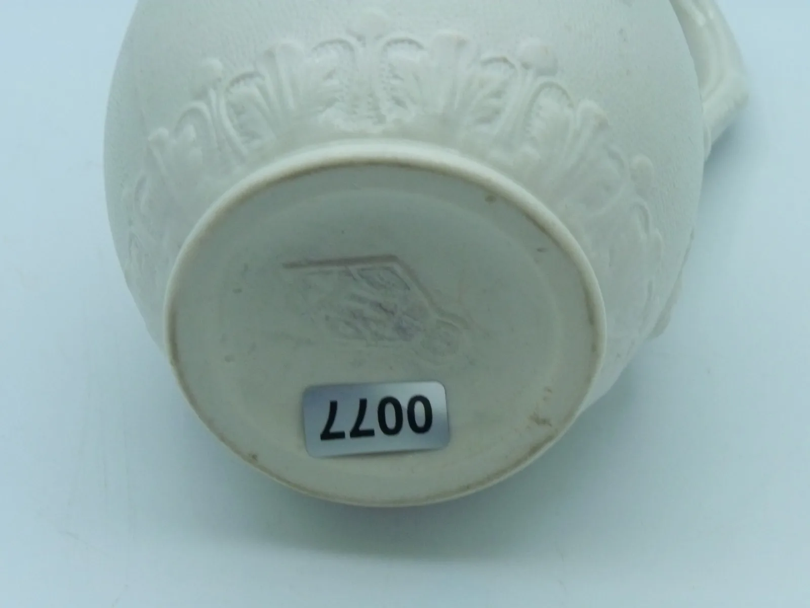White Embossed – Jewel - Jug - Image 5