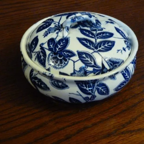 Blue and White Powder Bowl – Soap Bowl & Cover - will fit nicely with flow blue