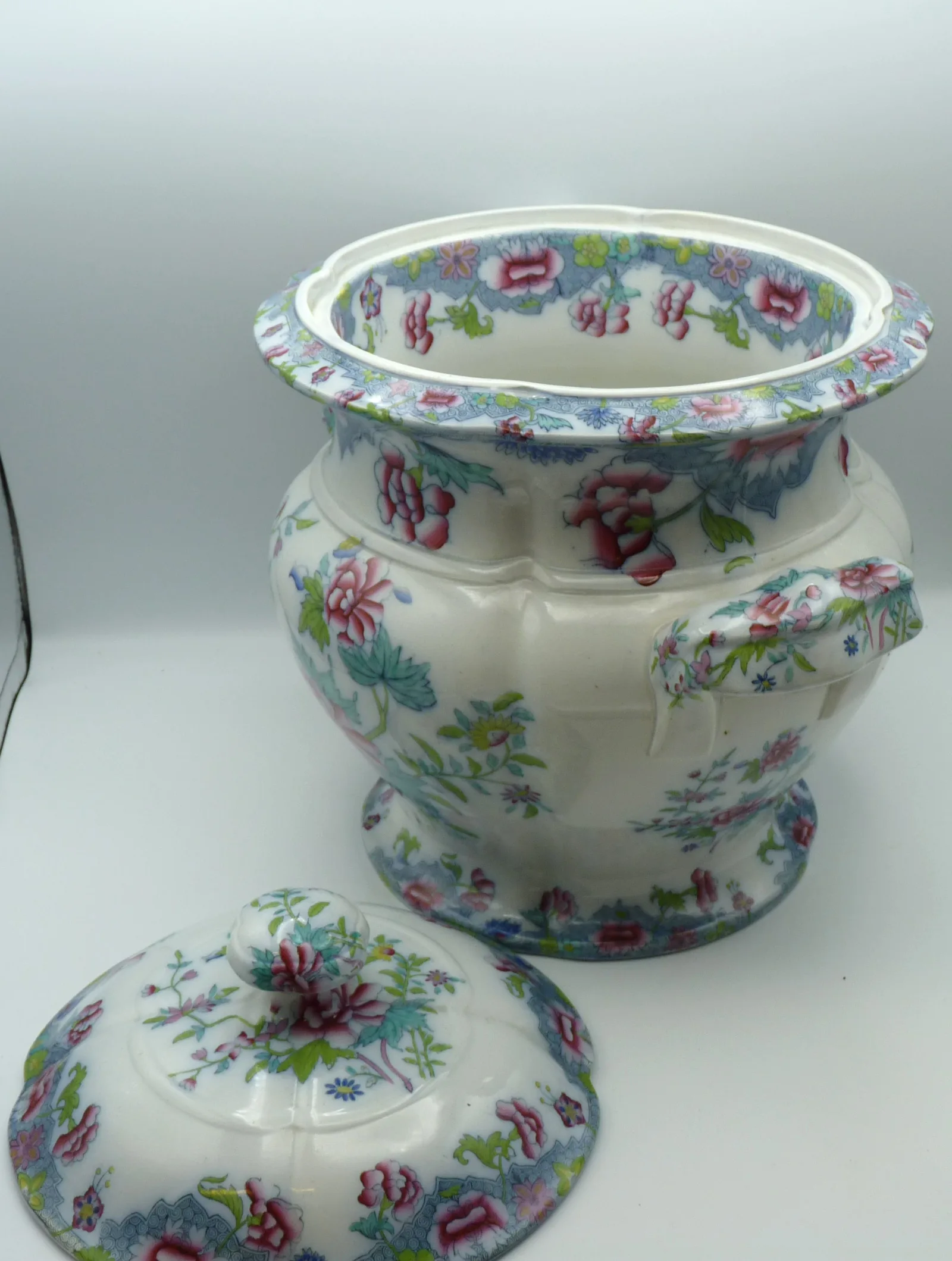 Beautiful Covered Slope Jar – Copeland - Polychrome - Image 5