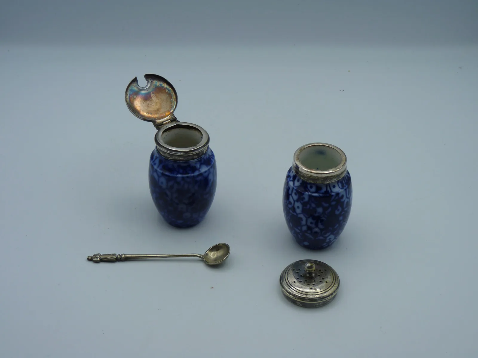 2 Flow Blue Condiment Pots - - Image 4