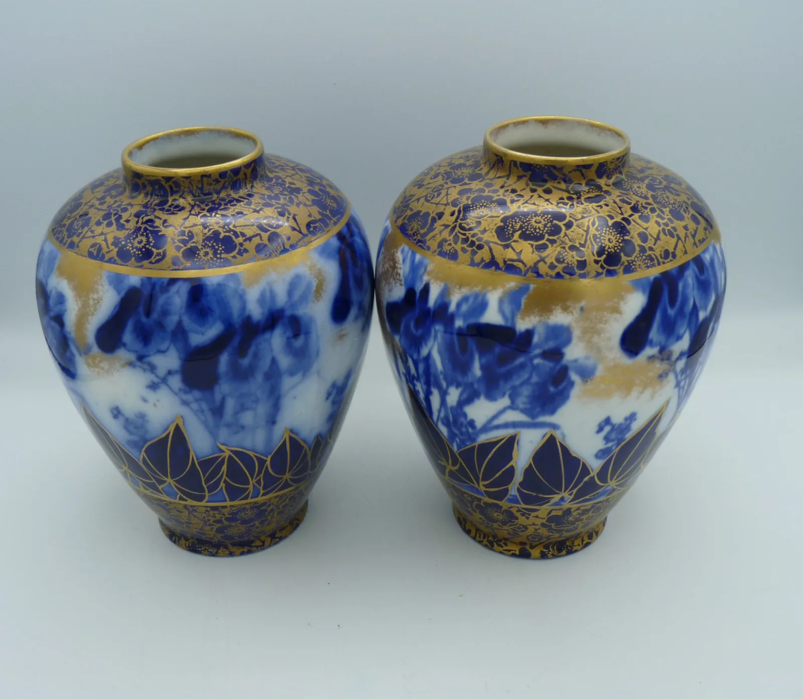 Stunning Pair of Flow Blue & Gold Vases - Iris - Image 9