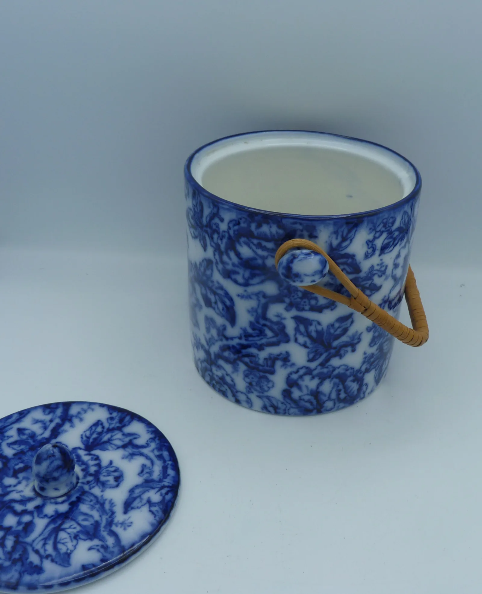 Cavendish - Keeling - Flow Blue Biscuit Barrel - Image 5