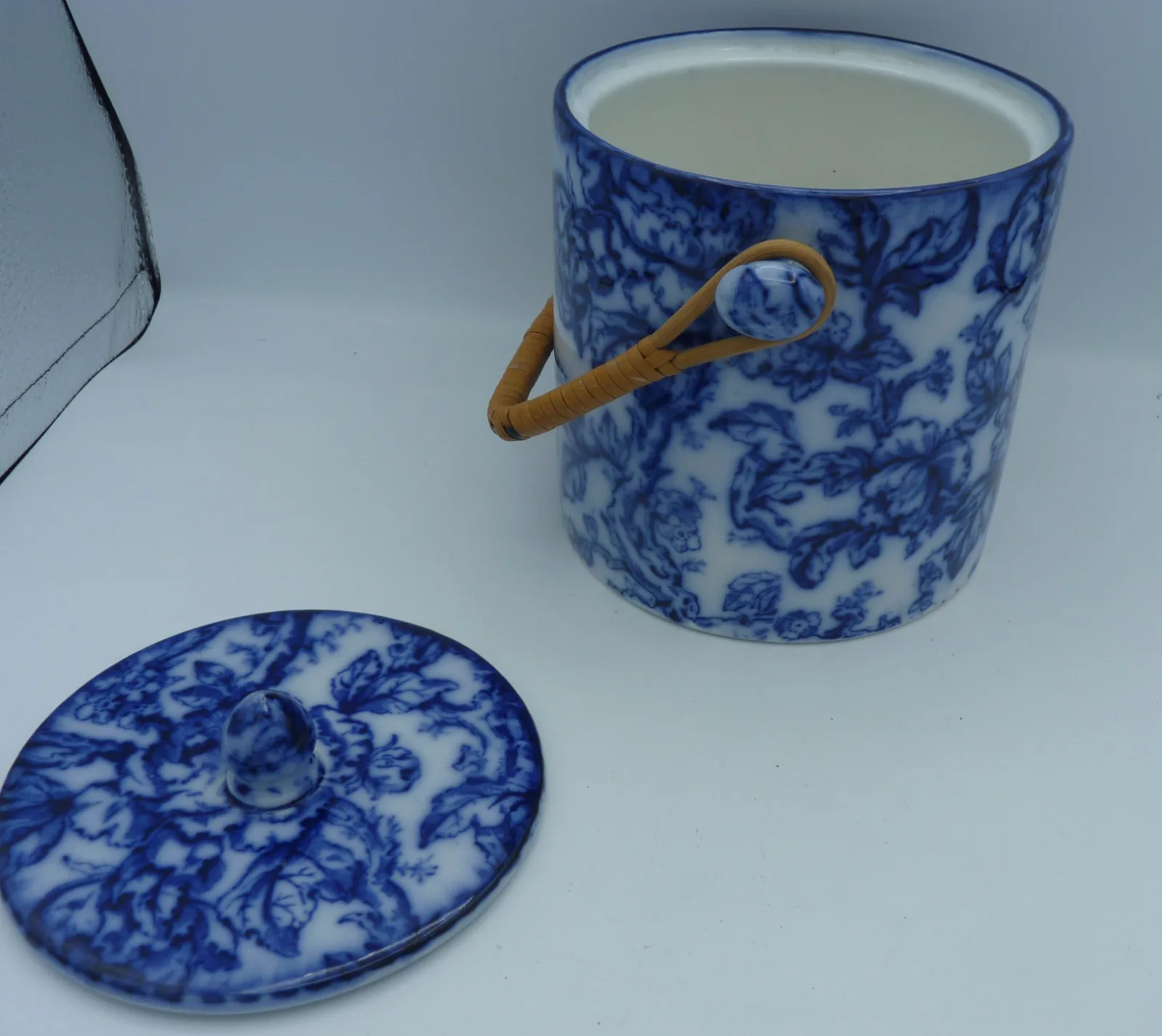 Cavendish - Keeling - Flow Blue Biscuit Barrel - Image 3
