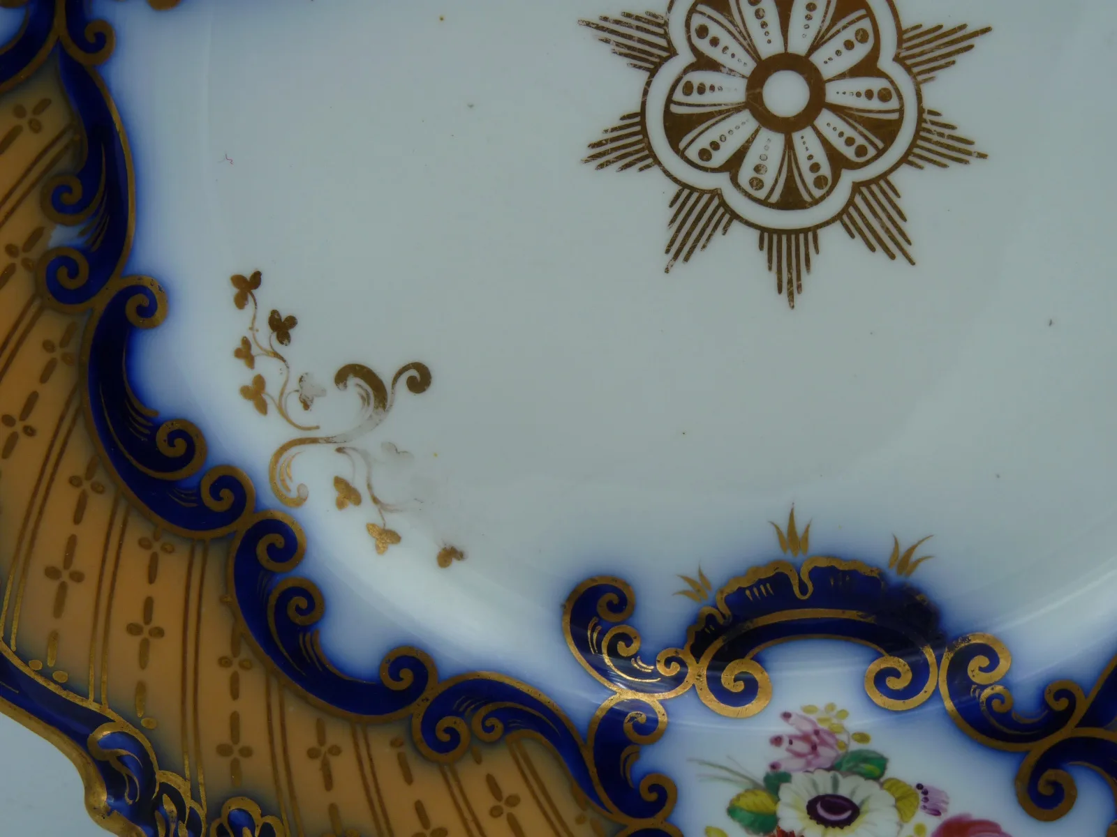 Dessert Plate in Flow Blue Polychrome & Peach Ground Inserts - Image 5