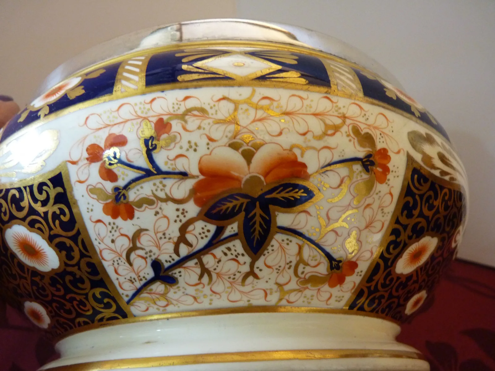 Imari-style Salad Bowl  with Silver Plated Rim – Polychrome with gold - Image 8