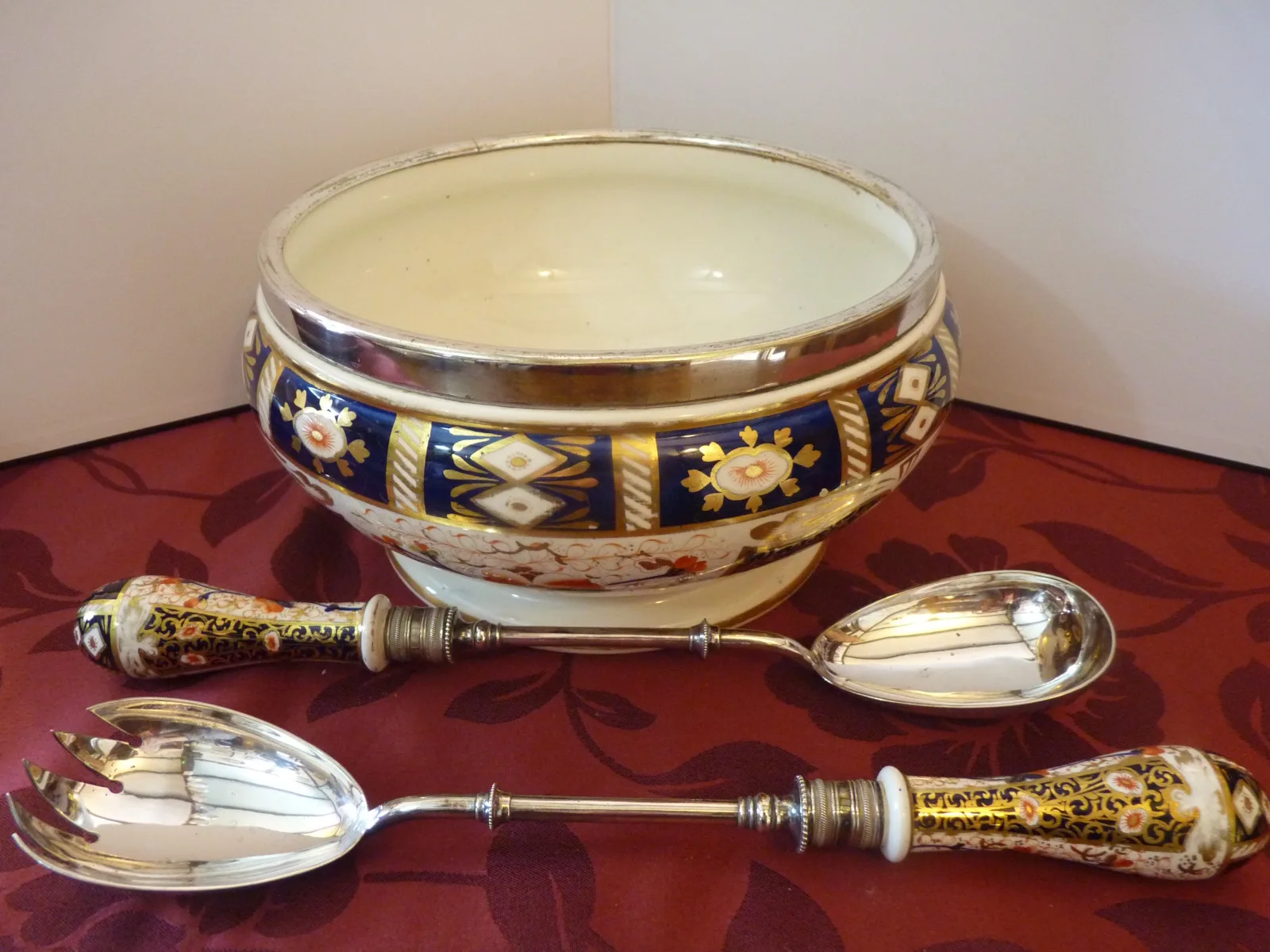 Imari-style Salad Bowl  with Silver Plated Rim – Polychrome with gold - Image 2